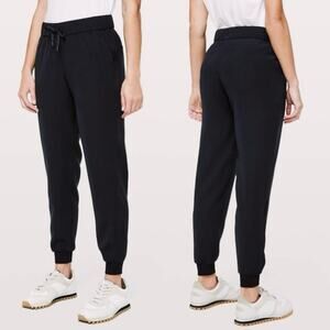 Lululemon Black On The Fly Jogger size 2